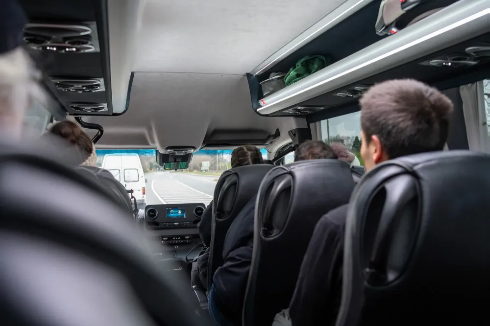 Taxi mini bus à Anthy-sur-Léman